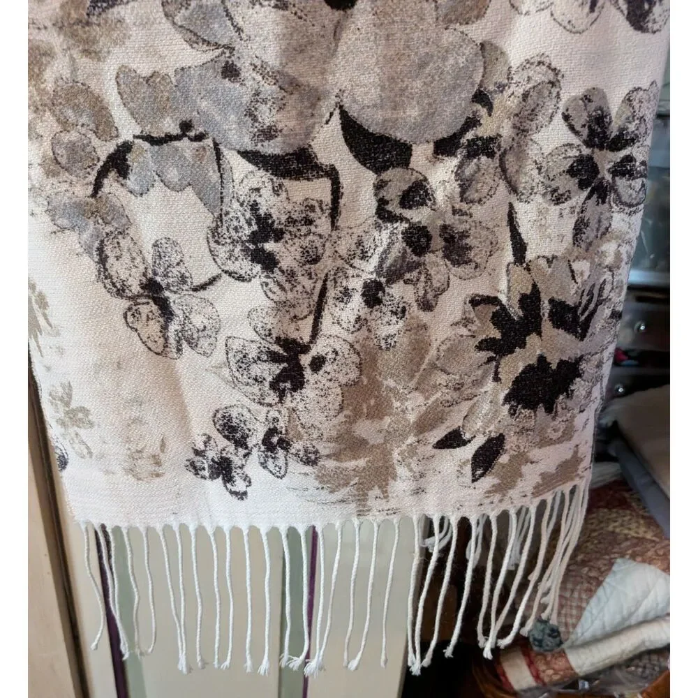 Liz Claiborne beautiful like